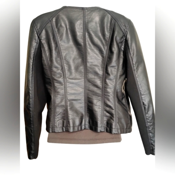 VERO MODA | Black Faux Leather Jacket Size Medium - Picture 4 of 9